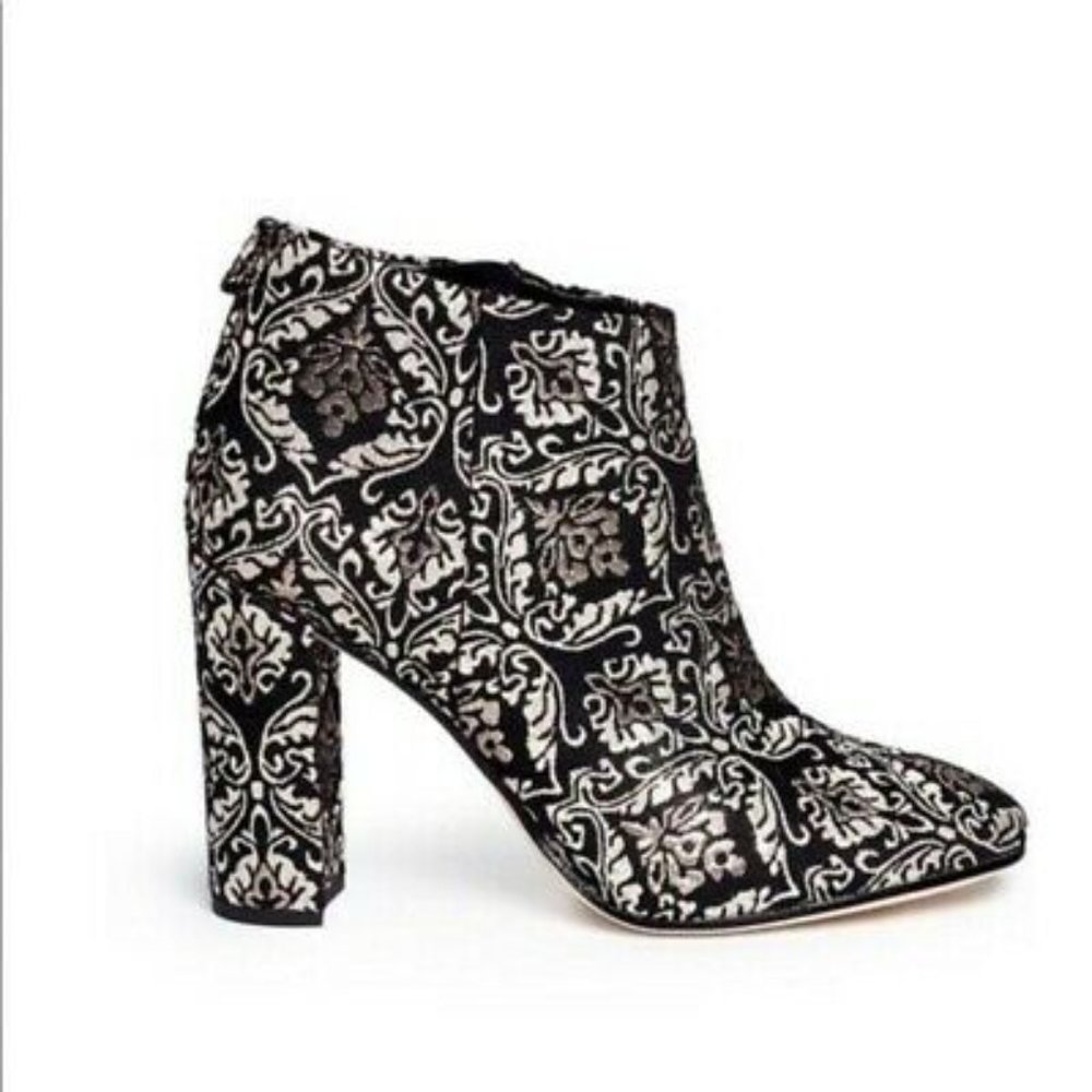 SOLD!!!! Sam Edelman Cambell Black, Ivory Black Heels